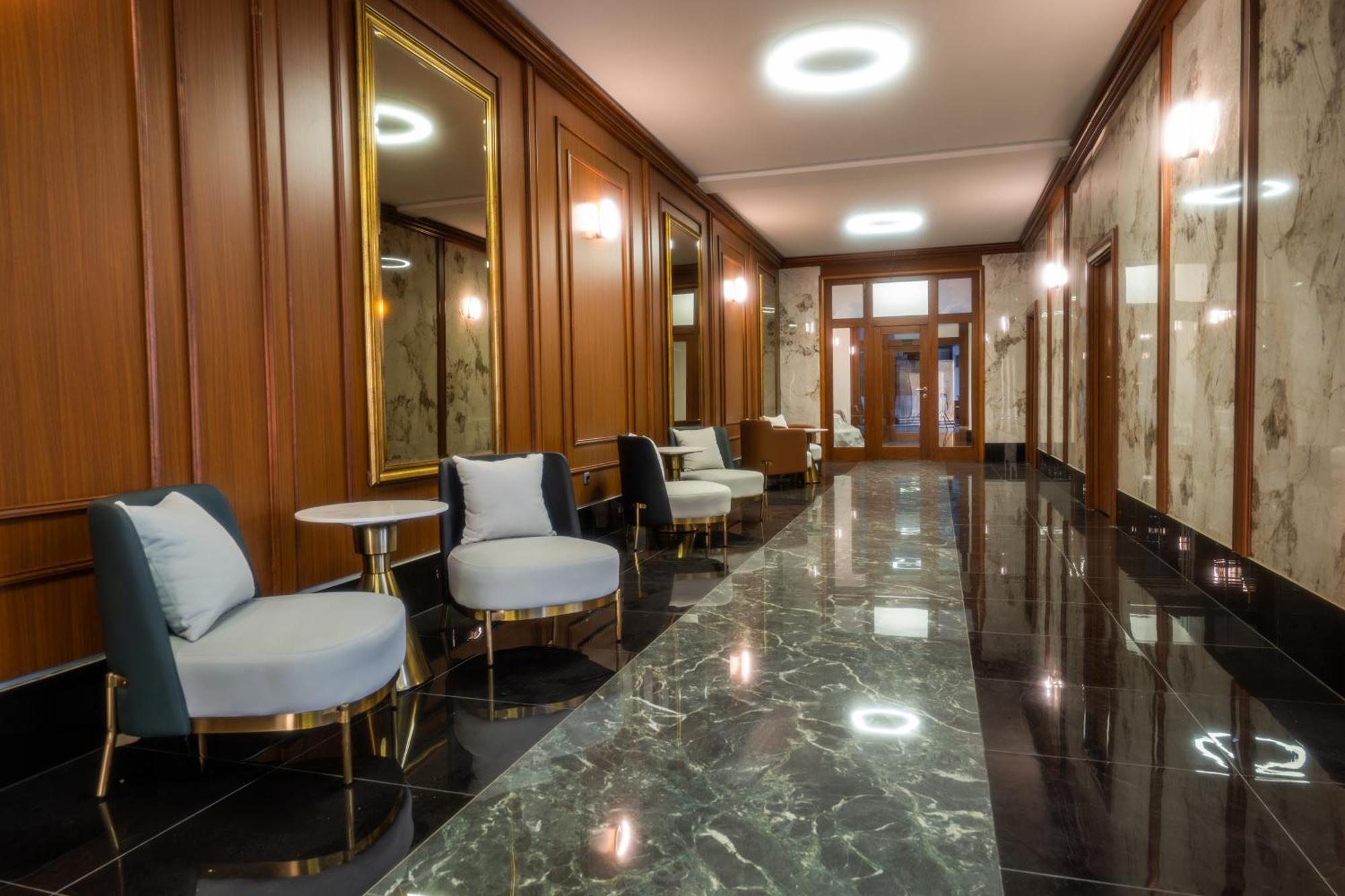 Hotel Mio City Kula Bagian luar foto