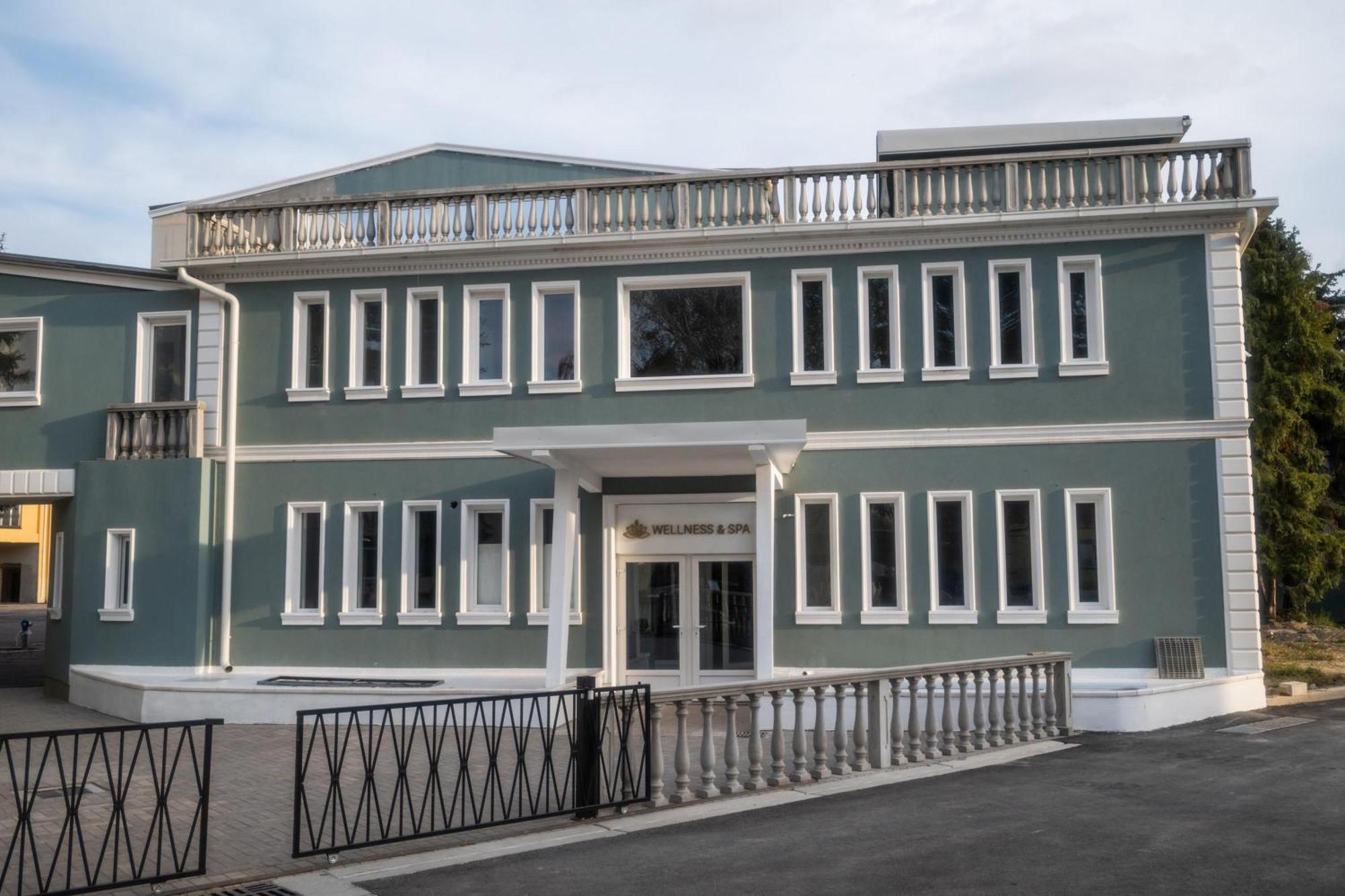 Hotel Mio City Kula Bagian luar foto