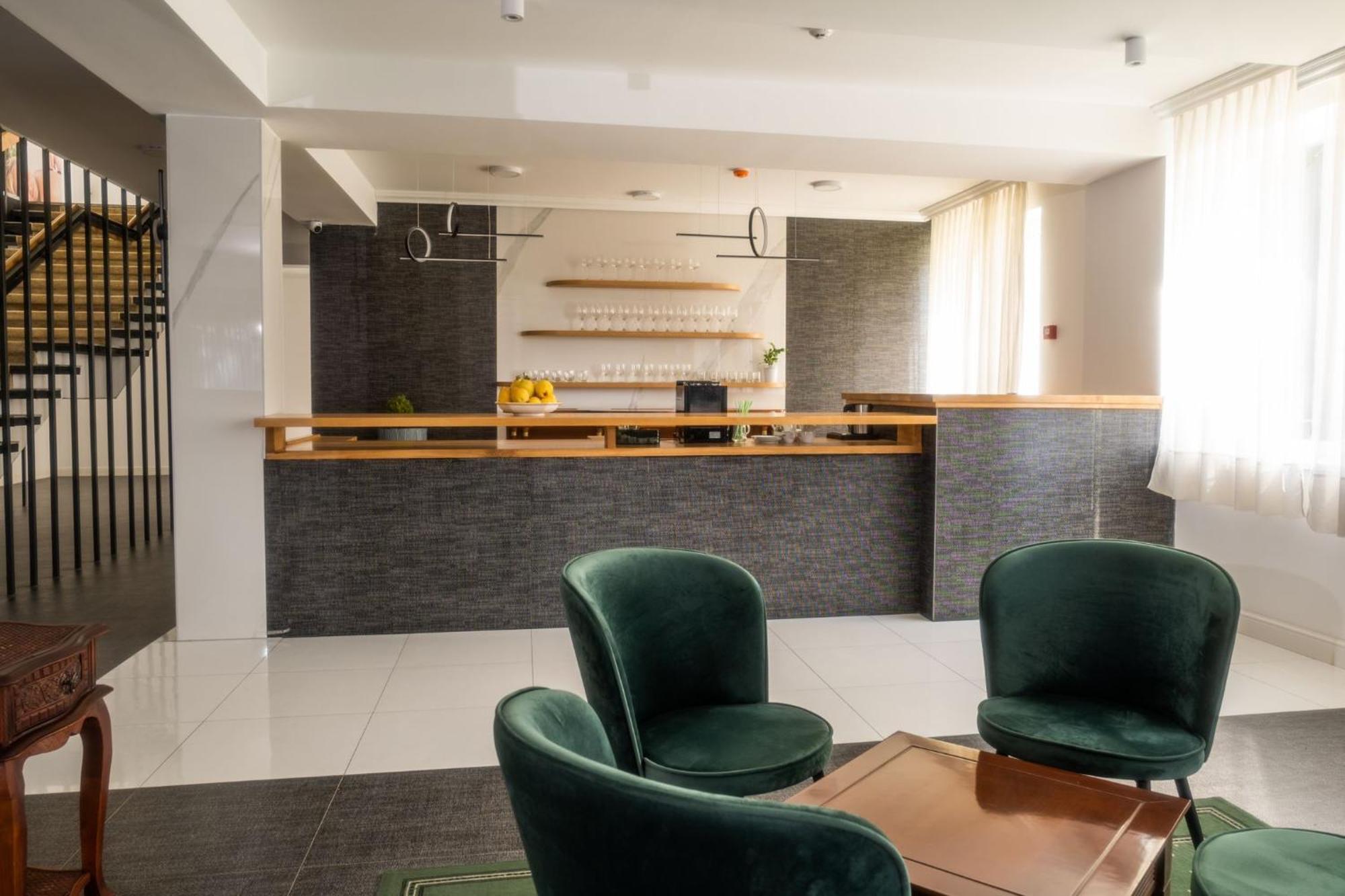 Hotel Mio City Kula Bagian luar foto