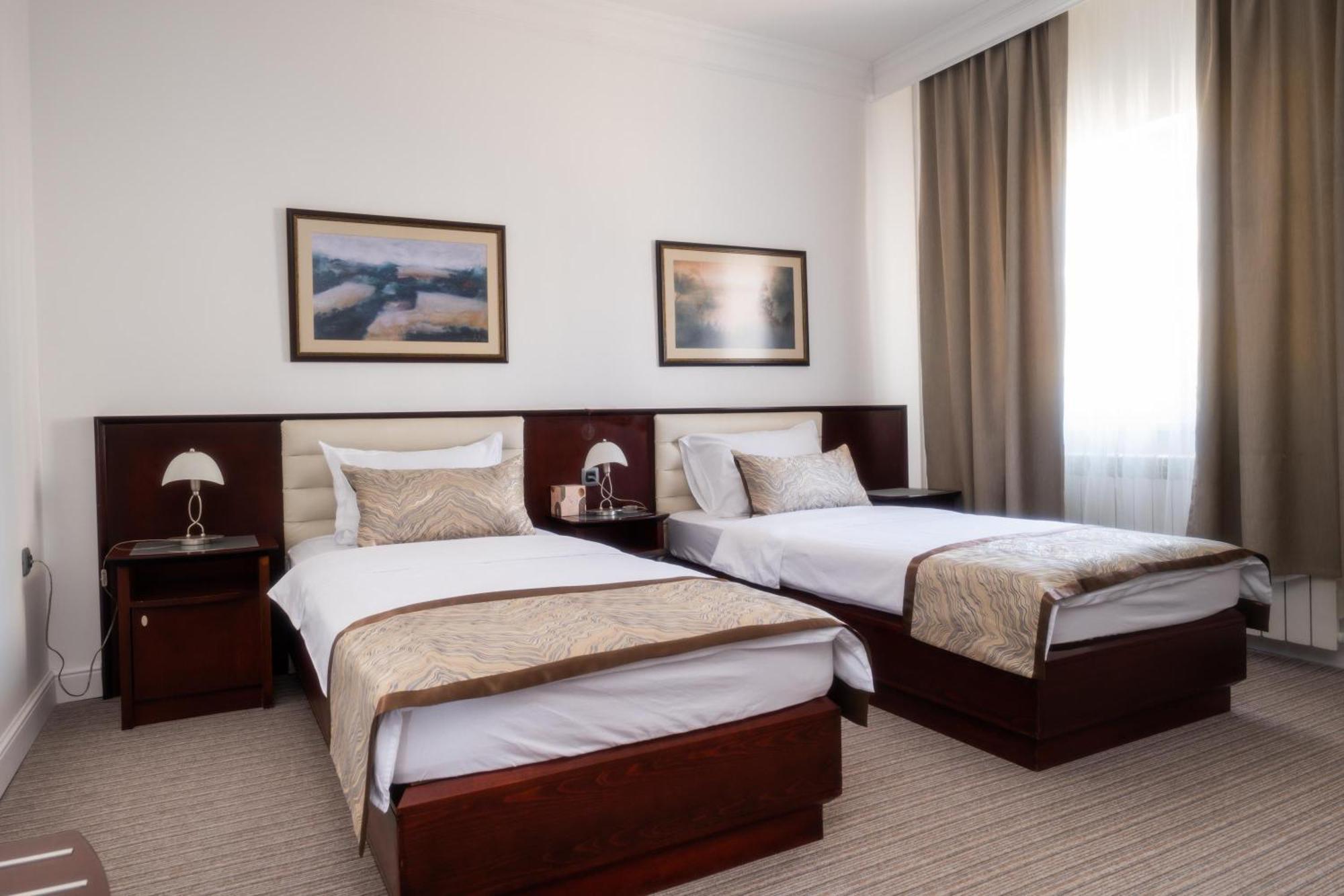 Hotel Mio City Kula Bagian luar foto