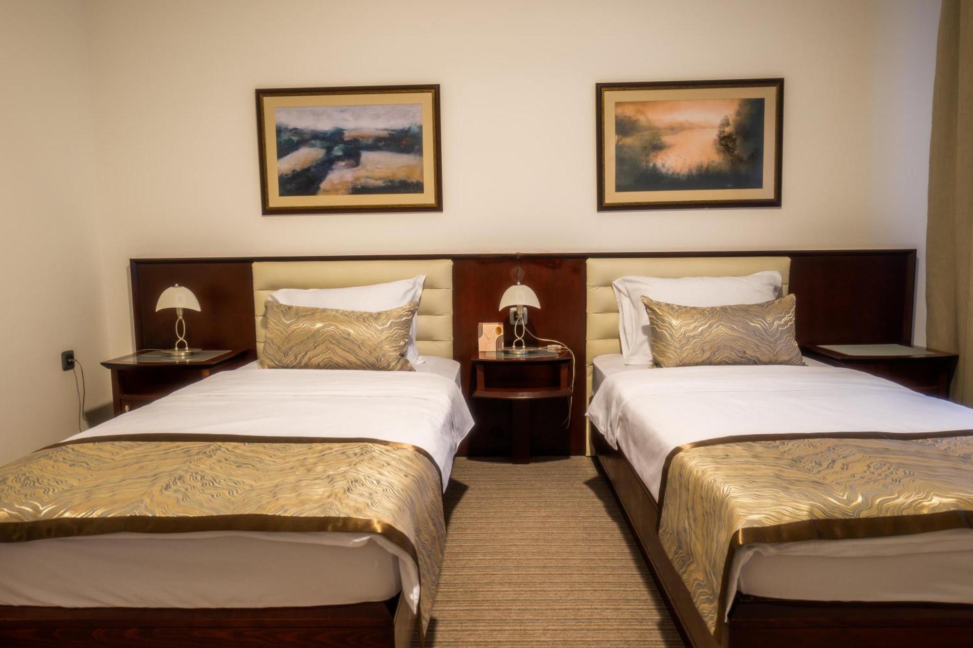 Hotel Mio City Kula Bagian luar foto