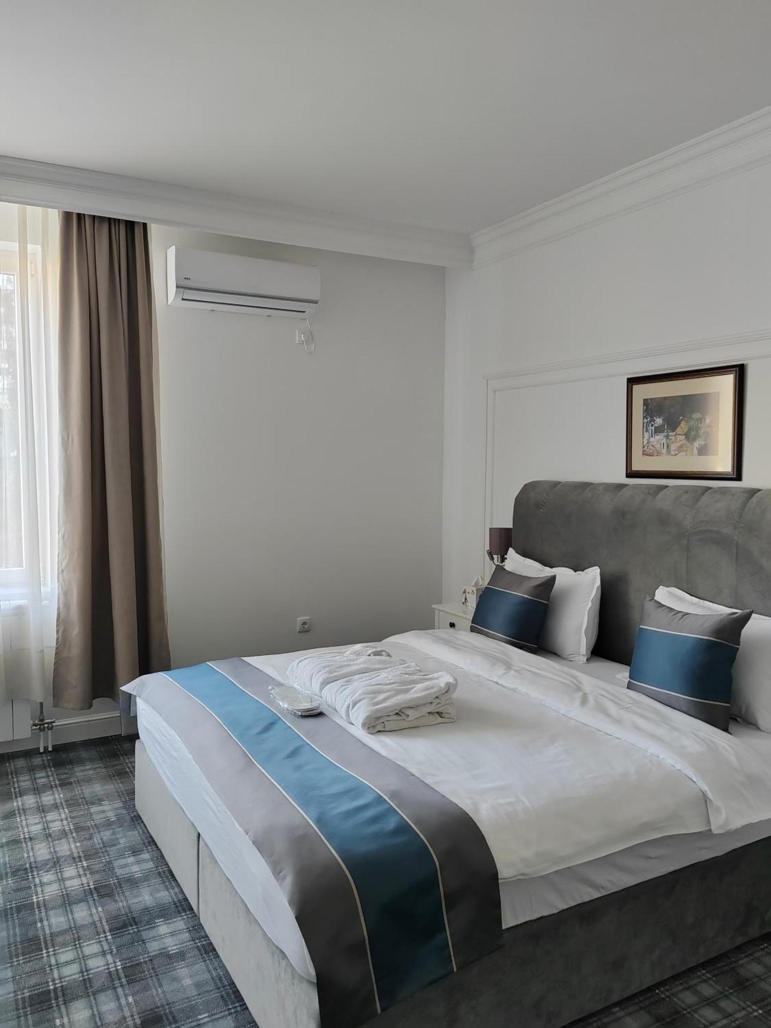 Hotel Mio City Kula Bagian luar foto
